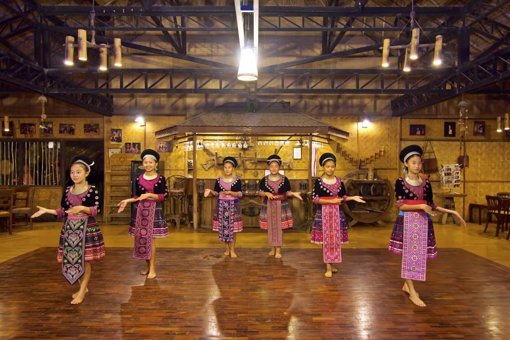 Hmong Hilltribe alojamiento Mae Rim Exterior foto